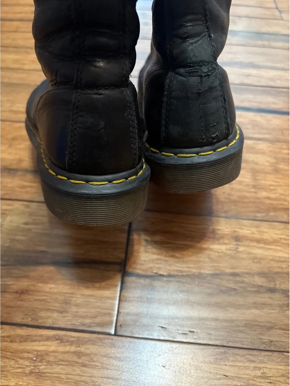 Dr. Martens Men’s 1460 Size 8 USA UK 7 Black Leather Lace-Up Combat Boots 8-eye